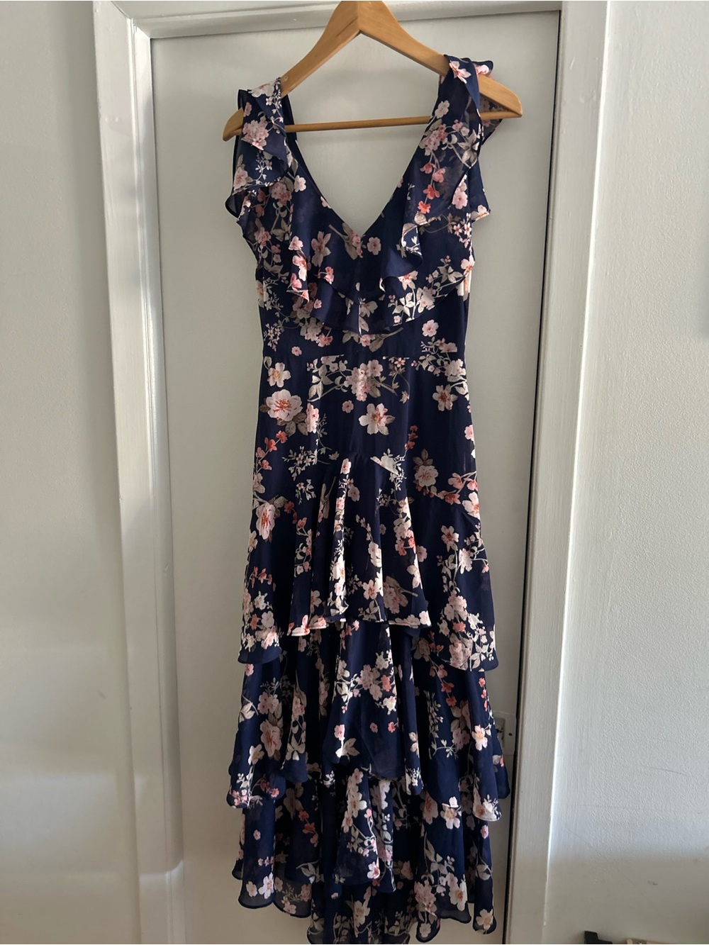 NWT WAYF Women's Floral Ruffle Tiered Dress